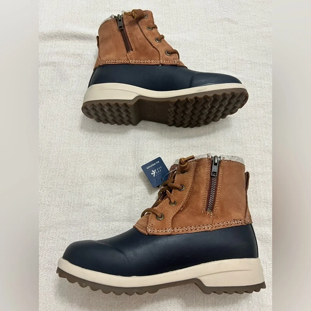 NEW SPERRY Women’s Maritime Repel Snow Boots Tan/Navy With Thinsulat -Size 5